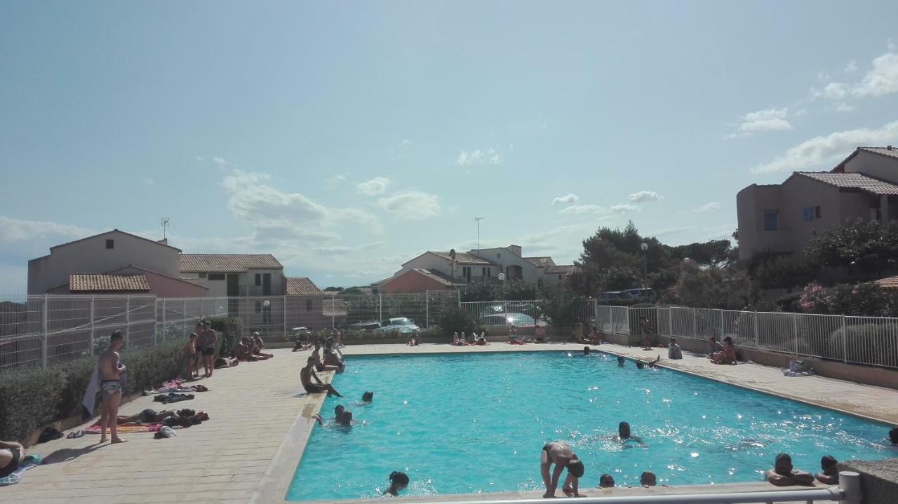terrasses de la méditerranée Fleury  Extérieur photo